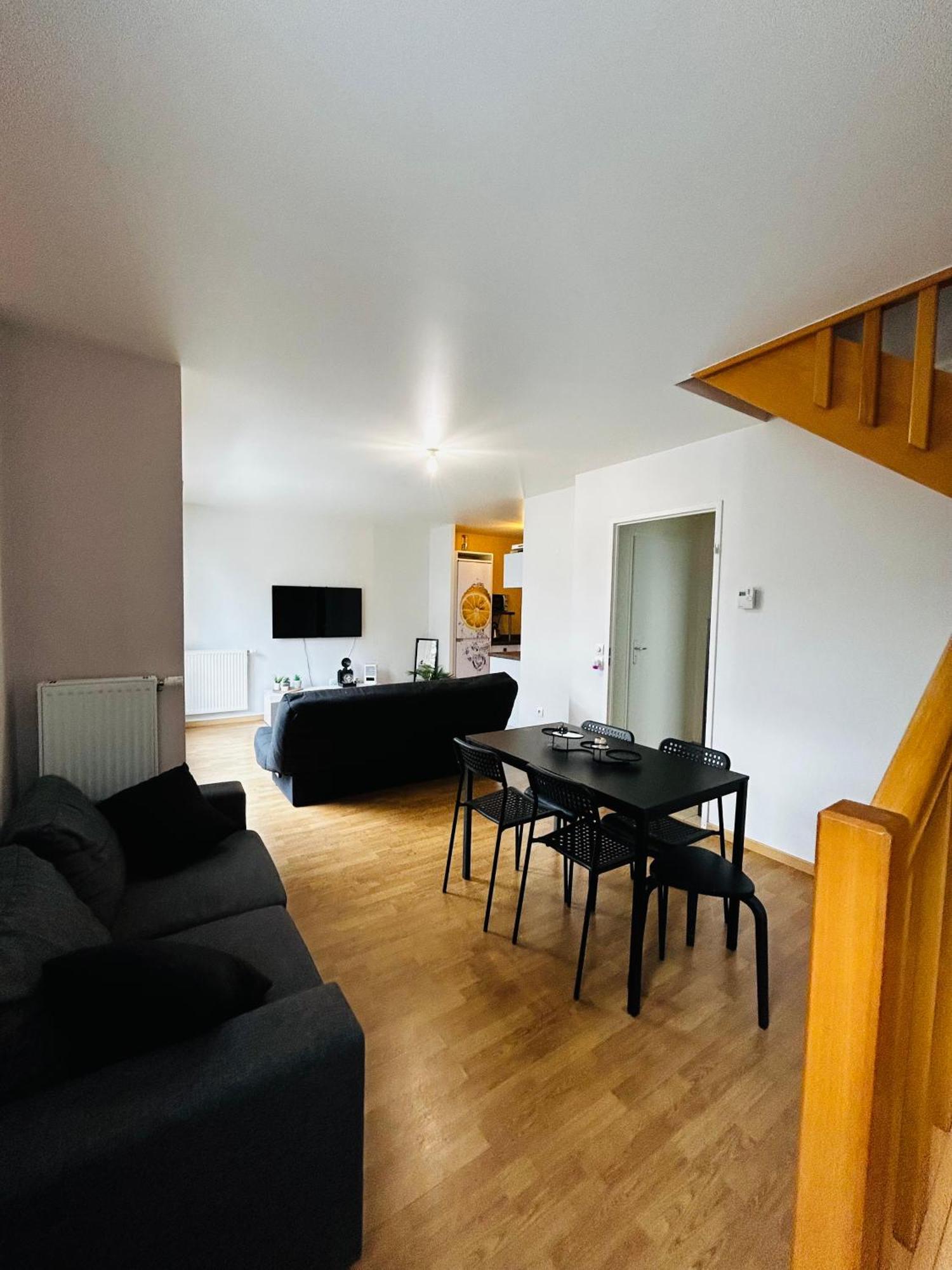 Duplex Lumineux Tout Equipe/Rer D/Balcon/Parking كورباي إيسون المظهر الخارجي الصورة