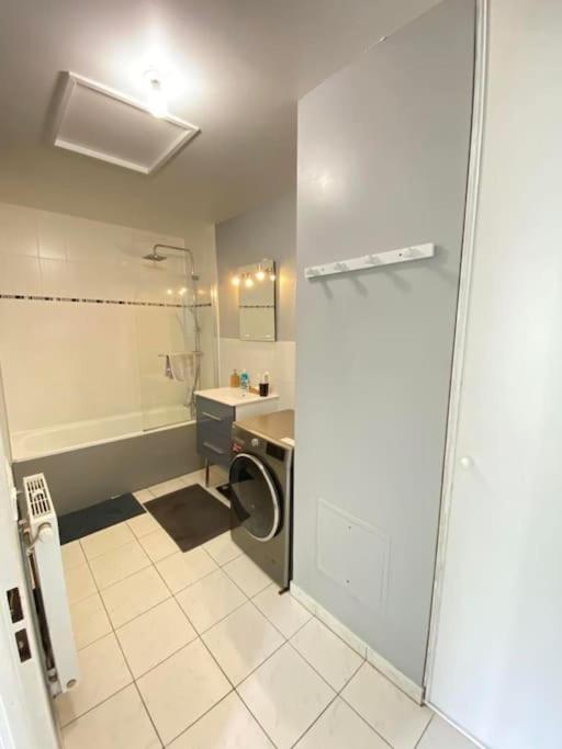 Duplex Lumineux Tout Equipe/Rer D/Balcon/Parking كورباي إيسون المظهر الخارجي الصورة